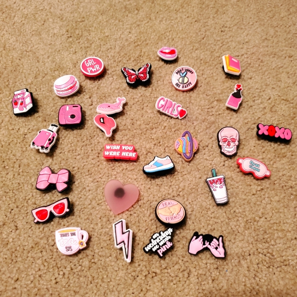 Lot of pink Jibbitz